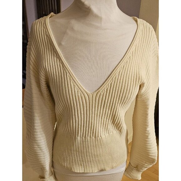 Express Ivory Balloon Sleeve V Neck Pull Over Knit Sweater Sz M Flattering Fit - Picture 1 of 4